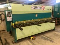 Cesoia oleodinamica a ghigliottina G.A.D.E. mod. CO 30/4 anno 2004 CE