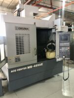 Centro di lavoro a 5 assi Okuma MB46-VAE